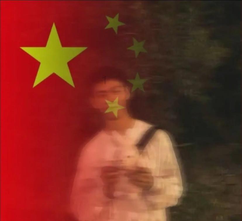 图一有几年了那几近期才注意到,不知道是什么东西啊,硬硬的。凹陷进去的,不痛不痒的?-专业的知识问答网页